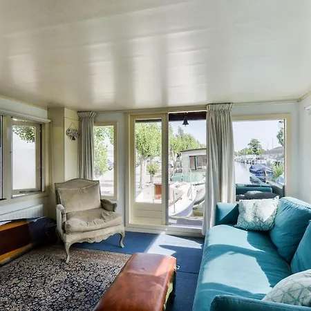 Apartment Woonark Westeinder With Kayaks Close To Schiphol Airport