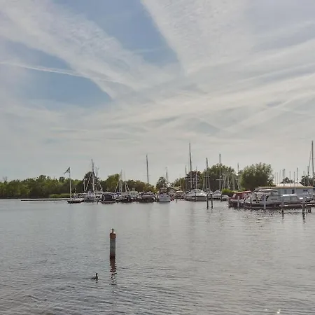 Woonark Westeinder With Kayaks Close To Schiphol Airport Lejlighed