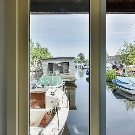 Woonark Westeinder With Kayaks Close To Schiphol Airport Lejlighed Aalsmeer